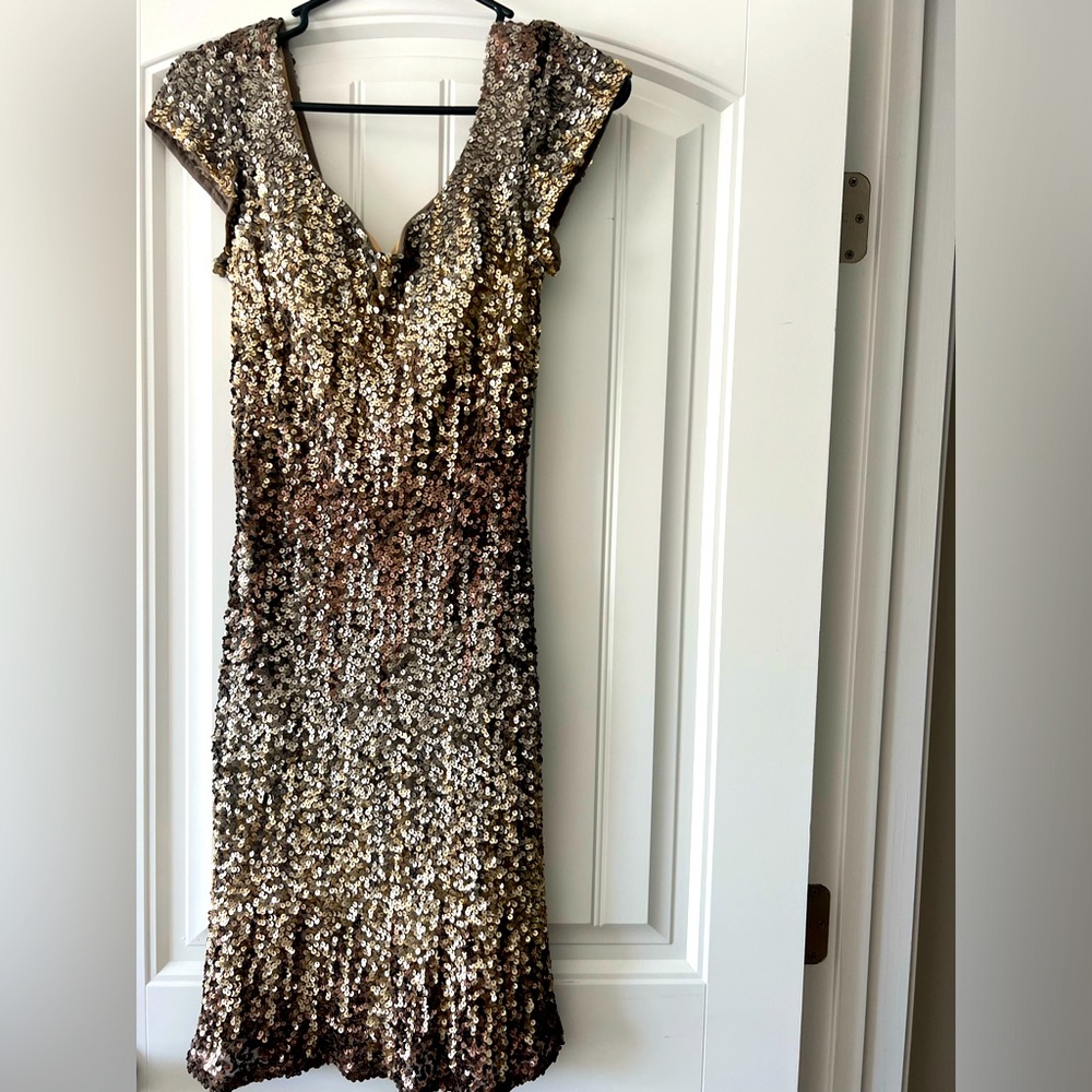 Sequins gown-perfect for prom or wedding!